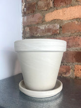 Load image into Gallery viewer, Cream Terracotta Pot + Saucer 6"
